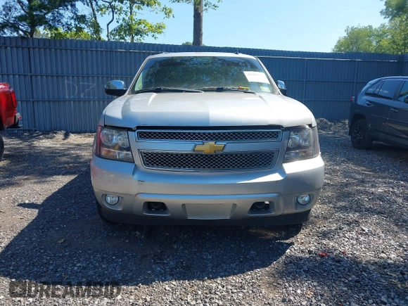 2013 Chevrolet Suburban LT с VIN 1GNSKJE7XDR103661, выставлен на аукционе IAAI как лот 42789275 с пробегом 181 234 миль миль и . История ставок и продаж доступна на DreamBid. Изображение 12.