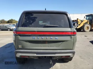 2022 Rivian R1S Launch Edition z VIN 7PDSGABL6NN000590, wystawiony jako Copart lot #61510904 z przebiegiem Nie podano mil oraz Szkody całkowita. Historia ofert i sprzedaży dostępna na DreamBid. Obrazek 6.