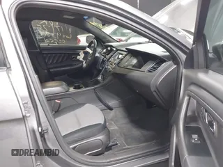 2015 Ford Police Interceptor z VIN 1FAHP2MK4FG119536, wystawiony jako IAAI lot #41635340 z przebiegiem 165 322 mil mil oraz . Historia ofert i sprzedaży dostępna na DreamBid. Obrazek 5.