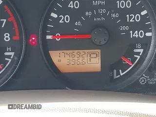 2008 Nissan Frontier SE z VIN 1N6AD07UX8C445256, wystawiony jako IAAI lot #42268253 z przebiegiem 174 692 mil mil oraz . Historia ofert i sprzedaży dostępna na DreamBid. Obrazek 15.