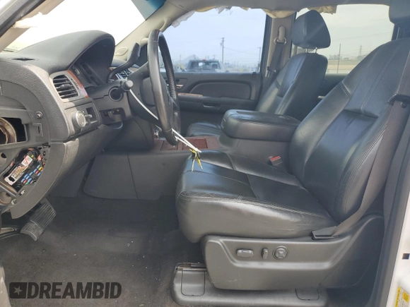 2008 Chevrolet Avalanche LS with VIN 3GNEC12J68G138343, listed as a Copart auction lot 58869475 with 232,289 mi miles and Salvage title. Bid and sale history available at DreamBid. Image 7.