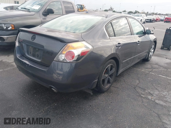 2007 Nissan Altima SL with VIN 1N4BL21E07N435982, listed as a IAAI auction lot 42044317 with 165,875 mi miles and . Bid and sale history available at carsss.com. Image 4.
