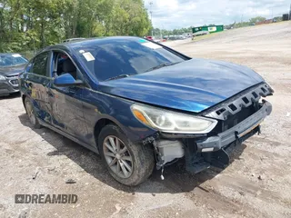 2019 Hyundai Sonata SE z VIN 5NPE24AF8KH753257, wystawiony jako IAAI lot #40120043 z przebiegiem 87 417 mil mil oraz . Historia ofert i sprzedaży dostępna na DreamBid. Obrazek 1.