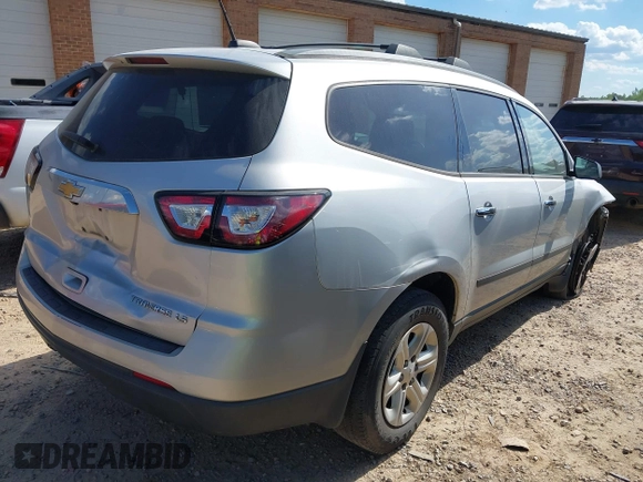 2016 Chevrolet Traverse LS z VIN 1GNKRFKD0GJ224561, wystawiony jako IAAI lot #42183233 z przebiegiem 245 355 mil mil oraz . Historia ofert i sprzedaży dostępna na DreamBid. Obrazek 4.