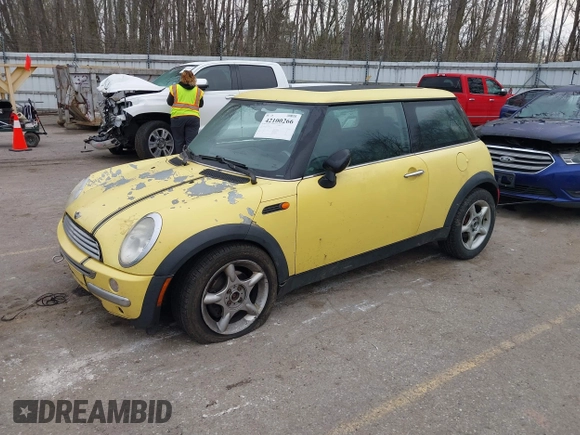 2002 MINI Hardtop with VIN WMWRC33452TC34781, listed as a IAAI auction lot 42100266 with 186,263 mi miles and . Bid and sale history available at DreamBid. Image 2.