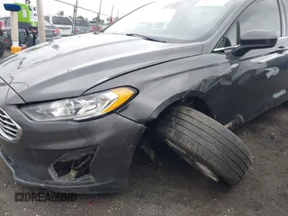 2019 Ford Fusion SE with VIN 3FA6P0HD3KR284679, listed as a IAAI auction lot 41925937 with 67,058 mi miles. Bid and sale history available at carsss.com. Image 6.