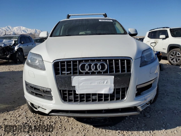 2014 Audi Q7 Premium Plus with VIN WA1LMAFEXED006523, listed as a Copart auction lot 42935455 with 147,272 mi miles and Salvage title. Bid and sale history available at DreamBid. Image 5.