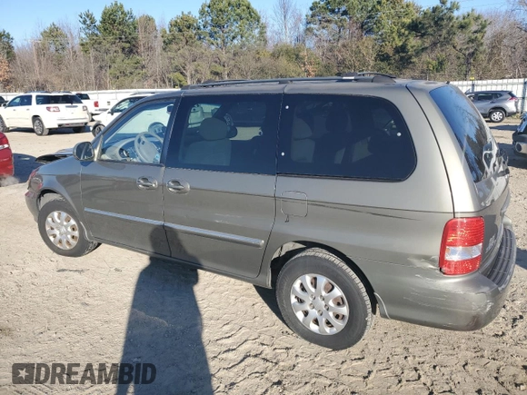 2005 Kia Sedona LX with VIN KNDUP132656738101, listed as a Copart auction lot 87332664 with 152,315 mi miles and Salvage Title. Bid and sale history available at carsss.com. Image 2.