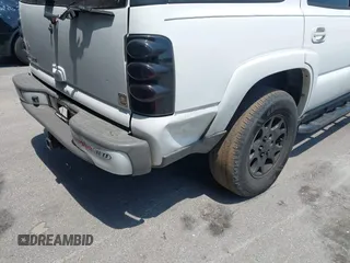 2006 Chevrolet Tahoe LT z VIN 1GNEC13Z36R169468, wystawiony jako IAAI lot #42329446 z przebiegiem 235 118 mil mil oraz . Historia ofert i sprzedaży dostępna na DreamBid. Obrazek 13.