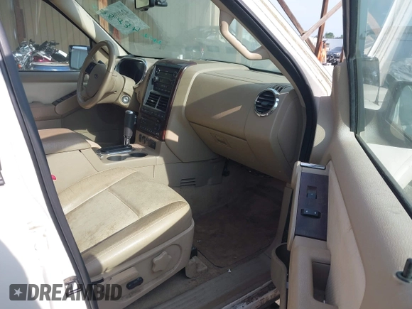 2008 Ford Explorer Limited z VIN 1FMEU75E28UA84071, wystawiony jako IAAI lot #42469696 z przebiegiem 268 251 mil mil oraz . Historia ofert i sprzedaży dostępna na DreamBid. Obrazek 5.