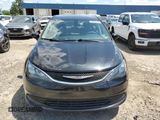 2017 Chrysler Pacifica Touring with VIN 2C4RC1DG4HR522594, listed as a Copart auction lot 62739225 with 65,589 mi miles and Clean title. Bid and sale history available at DreamBid. Image 5.
