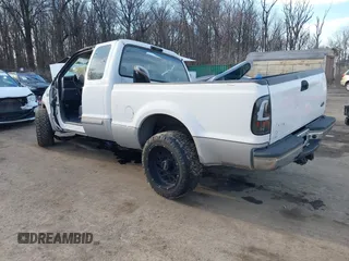 2001 Ford Super Duty F-250 XL with VIN 1FTNX20F01EA81930, listed as a IAAI auction lot 41497045 with 195,620 mi miles. Bid and sale history available at carsss.com. Image 3.