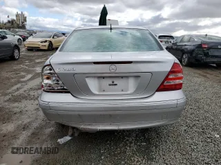 2005 Mercedes-Benz C 240 с VIN WDBRF61J65A777962, выставлен на аукционе Copart как лот 48822595 с пробегом 171 169 миль миль и Списание • Salvage title. История ставок и продаж доступна на DreamBid. Изображение 6.
