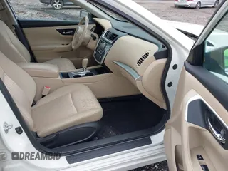 2016 Nissan Altima SR with VIN 1N4AL3AP7GC205080, listed as a IAAI auction lot 41974212 with 61,858 mi miles and . Bid and sale history available at DreamBid. Image 5.