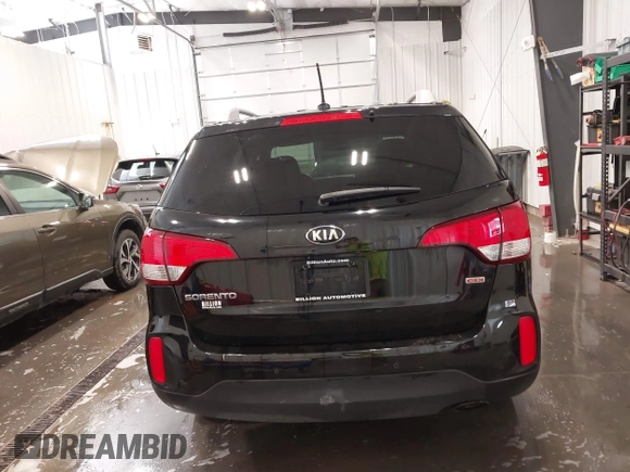 2015 Kia Sorento LX with VIN 5XYKTCA68FG616469, listed as a IAAI auction lot 41980440 with 122,350 mi miles. Bid and sale history available at carsss.com. Image 16.