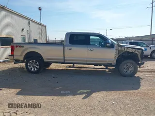 2017 Ford F-250 Lariat с VIN 1FT7W2B68HEC62552, выставлен на аукционе IAAI как лот 42482921 с пробегом 163 148 миль миль и . История ставок и продаж доступна на DreamBid. Изображение 14.