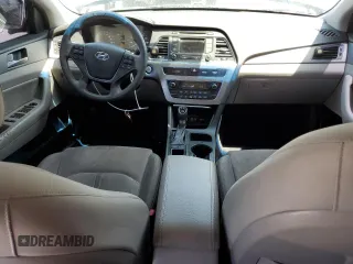 2016 Hyundai Sonata Hybrid SE with VIN KMHE24L18GA042198, listed as a Copart auction lot 61177343 with 95,810 mi miles. Bid and sale history available at carsss.com. Image 8.