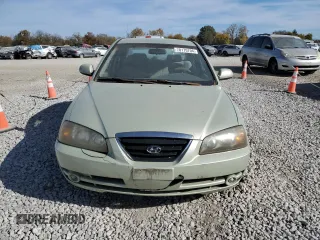 2004 Hyundai Elantra GLS z VIN KMHDN46D24U906147, wystawiony jako Copart lot #78170704 z przebiegiem 179 207 mil mil oraz Czysty tytuł • Clean title. Historia ofert i sprzedaży dostępna na DreamBid. Obrazek 5.