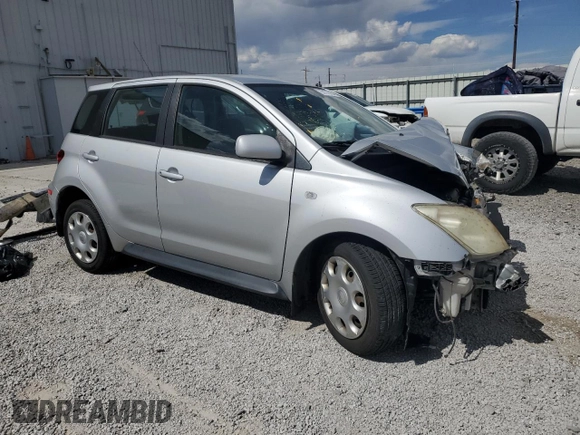 2005 Scion xA z VIN JTKKT624650090046, wystawiony jako Copart lot #53173525 z przebiegiem Nie podano mil oraz Szkoda całkowita • Salvage title. Historia ofert i sprzedaży dostępna na DreamBid. Obrazek 4.