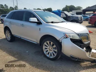 2011 Lincoln MKX with VIN 2LMDJ6JK0BBJ05933, listed as a Copart auction lot 88883465 with 236,069 mi miles and Salvage Title. Bid and sale history available at carsss.com. Image 4.