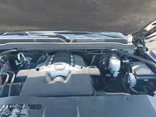 2020 Cadillac Escalade Luxury z VIN 1GYS4BKJ9LR287363, wystawiony jako IAAI lot #42323765 z przebiegiem 44 057 mil mil oraz . Historia ofert i sprzedaży dostępna na DreamBid. Obrazek 10.