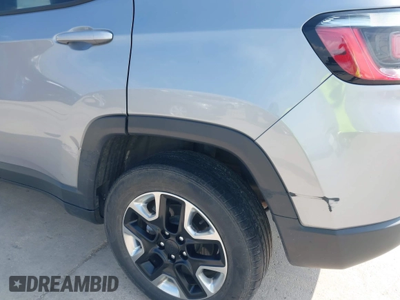 2018 Jeep Compass Trailhawk z VIN 3C4NJDDB5JT451192, wystawiony jako IAAI lot #42378382 z przebiegiem 132 667 mil mil oraz . Historia ofert i sprzedaży dostępna na DreamBid. Obrazek 12.