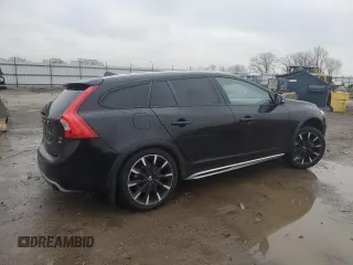 2016 Volvo V60 Cross Country T5 with VIN YV4612HK0G1007041, listed as a Copart auction lot 86773054 with 63,654 mi miles and Salvage Title. Bid and sale history available at carsss.com. Image 3.