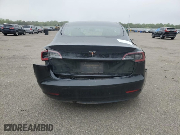 2022 Tesla Model 3 z VIN 5YJ3E1EA9NF285649, wystawiony jako Copart lot #59193635 z przebiegiem Nie podano mil oraz Szkoda całkowita • Salvage title. Historia ofert i sprzedaży dostępna na DreamBid. Obrazek 6.