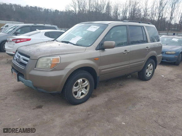 2008 Honda Pilot VP with VIN 5FNYF18248B046859, listed as a IAAI auction lot 41738896 with 524,762 mi miles. Bid and sale history available at carsss.com. Image 2.
