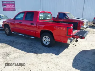 2006 Dodge Dakota SLT with VIN 1D7HE48K26S691391, listed as a IAAI auction lot 41627613 with 195,354 mi miles and . Bid and sale history available at DreamBid. Image 3.