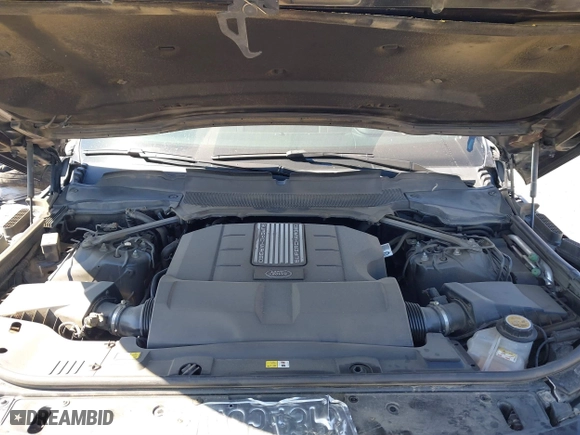 2019 Land Rover Range Rover HSE with VIN SALGS2SV8KA547178, listed as a IAAI auction lot 41544820 with 50,257 mi miles. Bid and sale history available at carsss.com. Image 10.