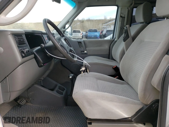 2002 Volkswagen EuroVan MV с VIN WV2NB47052H015757, выставлен на аукционе Copart как лот 81666434 с пробегом 191 543 миль миль и Чистый • Clean title. История ставок и продаж доступна на DreamBid. Изображение 7.