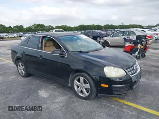2008 Volkswagen Jetta SE with VIN 3VWRZ71K68M077189, listed as a IAAI auction lot 42061992 with Not provided miles and . Bid and sale history available at DreamBid. Image 1.