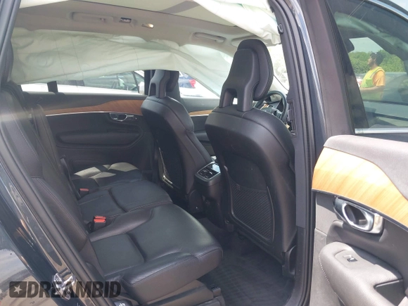 2022 Volvo XC90 Momentum with VIN YV4A22PK2N1782723, listed as a IAAI auction lot 42200122 with 26,528 mi miles and . Bid and sale history available at DreamBid. Image 8.