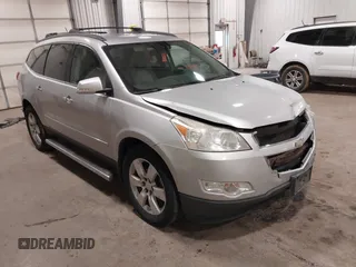 2011 Chevrolet Traverse LTZ z VIN 1GNKRLED4BJ402748, wystawiony jako IAAI lot #41955585 z przebiegiem 183 679 mil mil oraz . Historia ofert i sprzedaży dostępna na DreamBid. Obrazek 1.