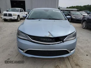 2015 Chrysler 200 Limited z VIN 1C3CCCAB4FN653470, wystawiony jako Copart lot #52083295 z przebiegiem 175 870 mil mil oraz Szkoda całkowita • Salvage title. Historia ofert i sprzedaży dostępna na DreamBid. Obrazek 5.