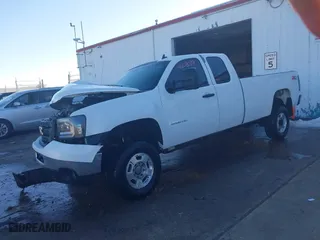 2012 GMC Sierra 2500HD SLE with VIN 1GT220C82CZ121696, listed as a IAAI auction lot 41608078 with 418,639 mi miles. Bid and sale history available at carsss.com. Image 22.