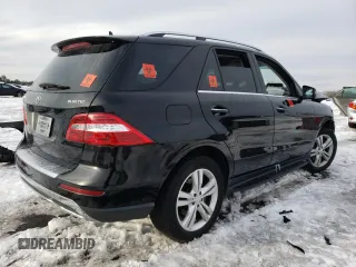 2013 Mercedes-Benz M 350 z VIN 4JGDA2EB1DA241808, wystawiony jako Copart lot #87596005 z przebiegiem Nie podano mil oraz Szkoda całkowita • Salvage title. Historia ofert i sprzedaży dostępna na DreamBid. Obrazek 3.