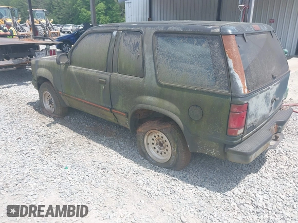 1991 Ford Explorer z VIN 1FMCU24X3MUA54214, wystawiony jako IAAI lot #42010794 z przebiegiem 55 239 mil mil oraz . Historia ofert i sprzedaży dostępna na DreamBid. Obrazek 3.
