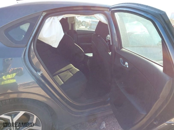 2021 Kia Forte FE with VIN 3KPF24AD5ME334745, listed as a IAAI auction lot 41230949 with 88707 miles. Bid and sale history available at carsss.com. Image 8.