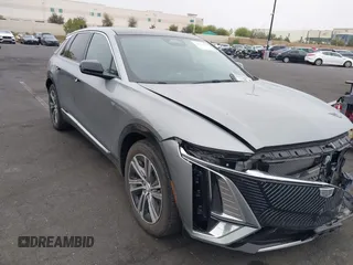 2024 Cadillac LYRIQ Luxury z VIN 1GYKPPRK1RZ109216, wystawiony jako IAAI lot #42180416 z przebiegiem 13 470 mil mil oraz . Historia ofert i sprzedaży dostępna na DreamBid. Obrazek 1.