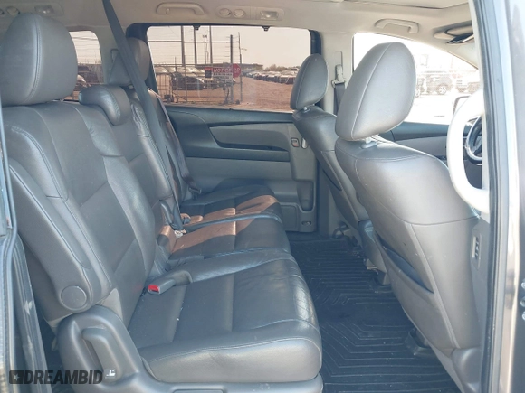 2013 Honda Odyssey Touring with VIN 5FNRL5H98DB085627, listed as a IAAI auction lot 41742702 with 117,899 mi miles. Bid and sale history available at carsss.com. Image 8.