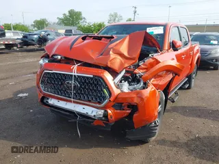 2018 Toyota Tacoma SR with VIN 3TMCZ5AN2JM131276, listed as a IAAI auction lot 42160819 with 46,044 mi miles and . Bid and sale history available at carsss.com. Image 12.