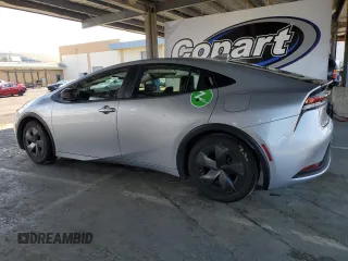 2024 Toyota Prius LE z VIN JTDACAAU8R3019538, wystawiony jako Copart lot #56960185 z przebiegiem 33 490 mil mil oraz Szkoda całkowita • Salvage title. Historia ofert i sprzedaży dostępna na DreamBid. Obrazek 2.