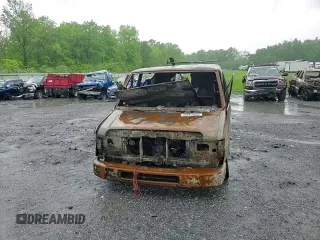 2013 Ford Econoline Cargo Commercial z VIN 1FTNE2EL6DDB16274, wystawiony jako Copart lot #56663535 z przebiegiem Nie podano mil oraz Szkody całkowita. Historia ofert i sprzedaży dostępna na DreamBid. Obrazek 13.