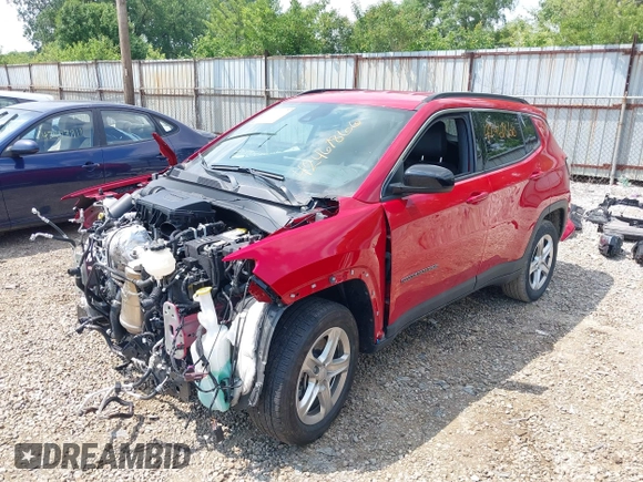 2024 Jeep Compass Latitude z VIN 3C4NJDBN5RT579943, wystawiony jako IAAI lot #42461866 z przebiegiem 18 241 mil mil oraz . Historia ofert i sprzedaży dostępna na DreamBid. Obrazek 20.