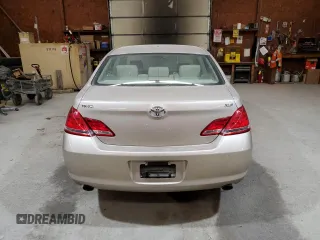 2006 Toyota Avalon XL z VIN 4T1BK36B46U167293, wystawiony jako Copart lot #59210395 z przebiegiem 174 699 mil mil oraz Szkoda całkowita • Salvage title. Historia ofert i sprzedaży dostępna na DreamBid. Obrazek 6.
