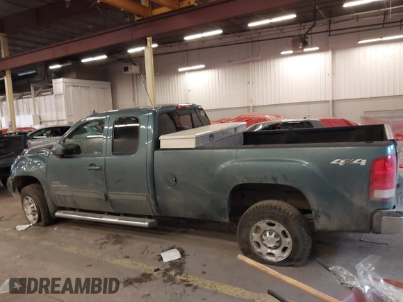 2008 GMC Sierra 2500HD SLT z VIN 1GTHK29648E184776, wystawiony jako IAAI lot #41702854 z przebiegiem 215 160 mil mil oraz . Historia ofert i sprzedaży dostępna na DreamBid. Obrazek 13.
