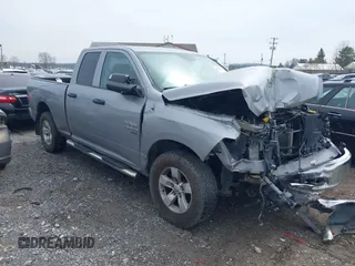 2020 Ram 1500 Tradesman z VIN 1C6RR7FG2LS145163, wystawiony jako IAAI lot #41947306 z przebiegiem 93 054 mil mil oraz . Historia ofert i sprzedaży dostępna na DreamBid. Obrazek 1.