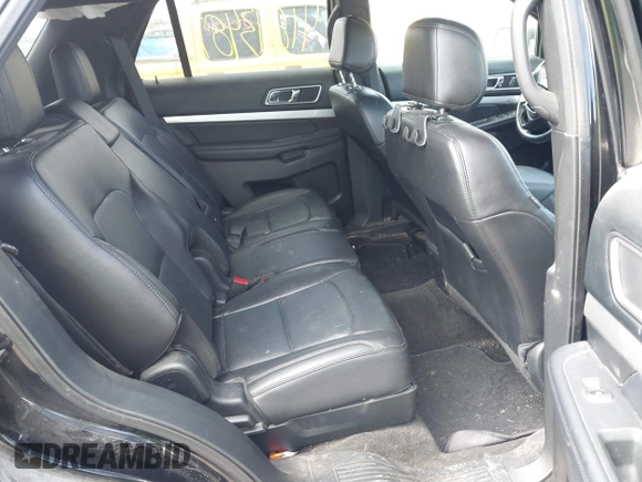 2017 Ford Explorer XLT z VIN 1FM5K7D88HGD91079, wystawiony jako IAAI lot #41843487 z przebiegiem 29 845 mil mil oraz . Historia ofert i sprzedaży dostępna na DreamBid. Obrazek 8.